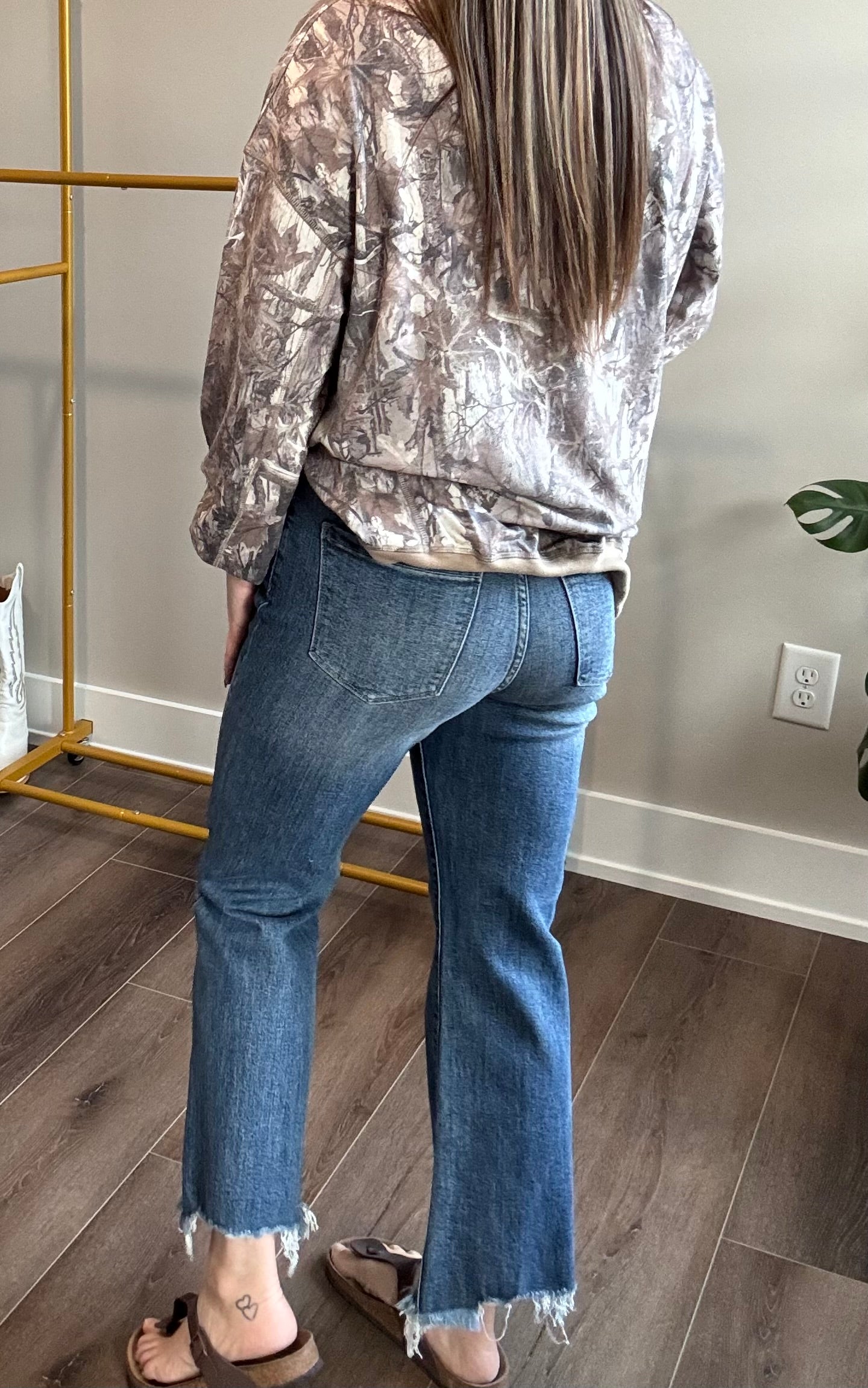 Urban Non Distressed Crop Jeans- Med Wash
